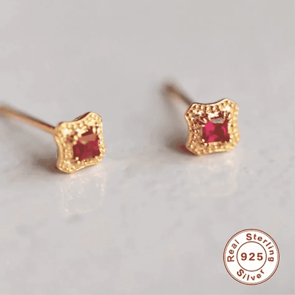 925 Sterling Silver Stud Earrings Charm Jewelry - Red Square Zircon - Xm373
