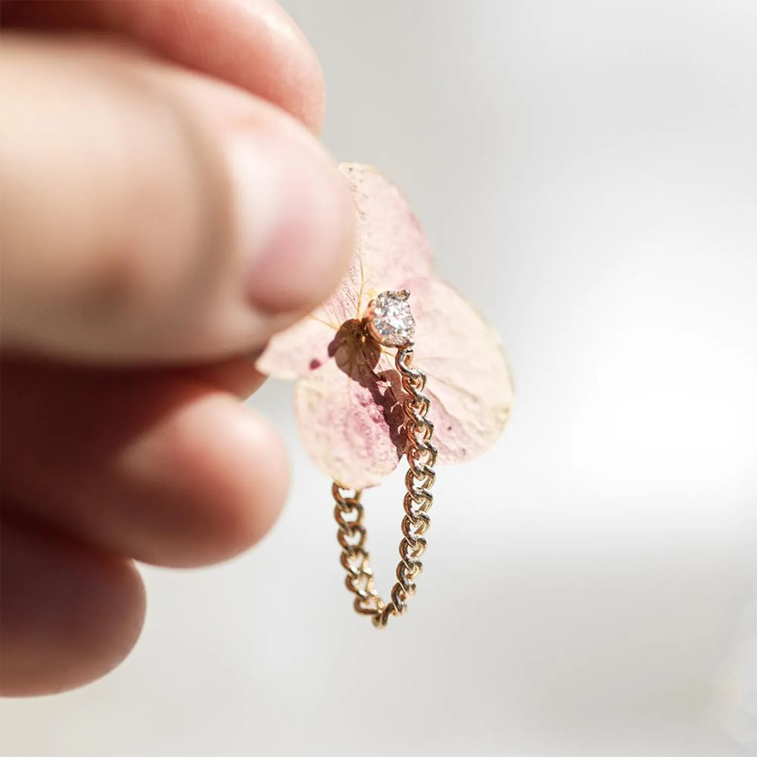 Chateaux Chain Sparkle Stud Earring