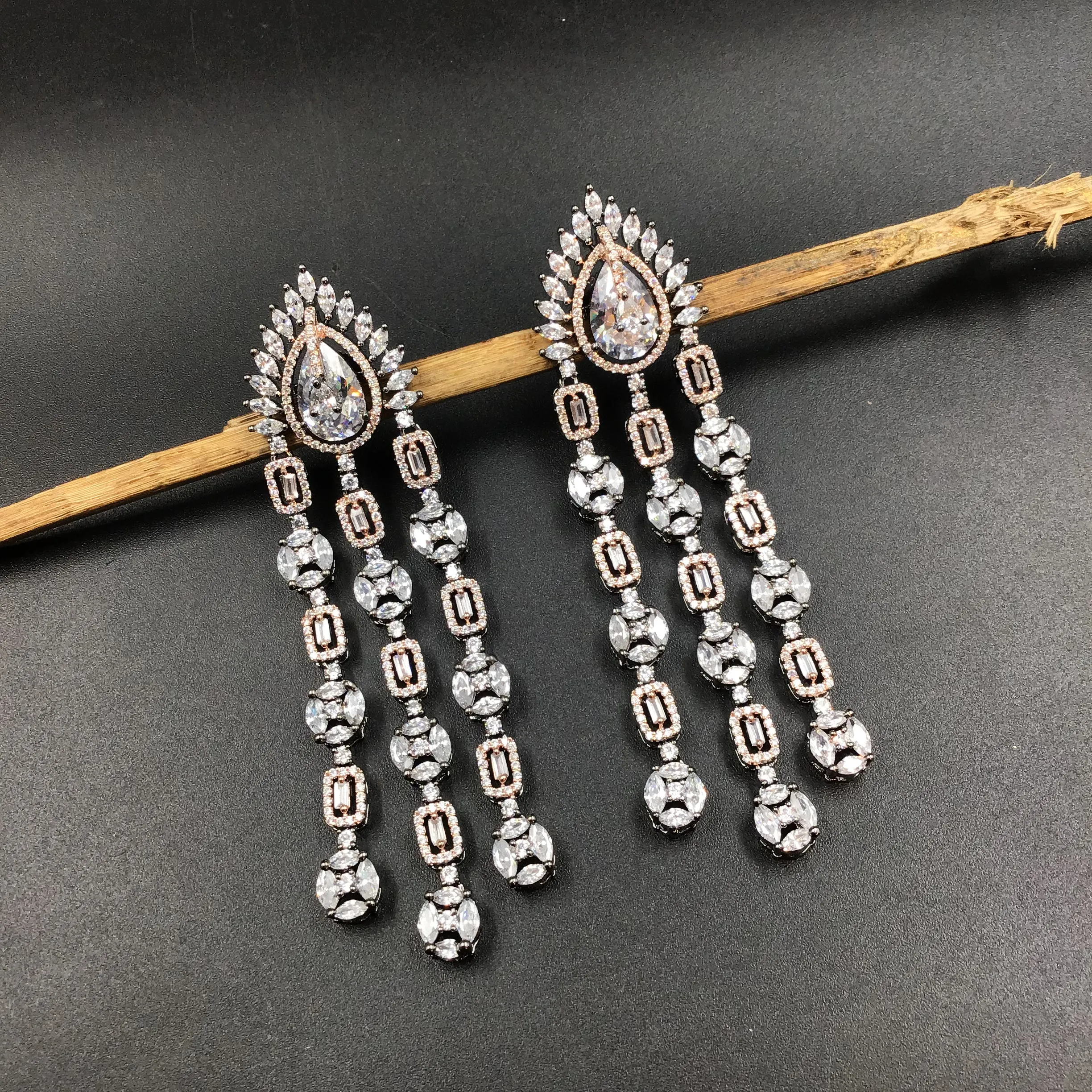 Danglers Zircon/AD Earring 6683-28