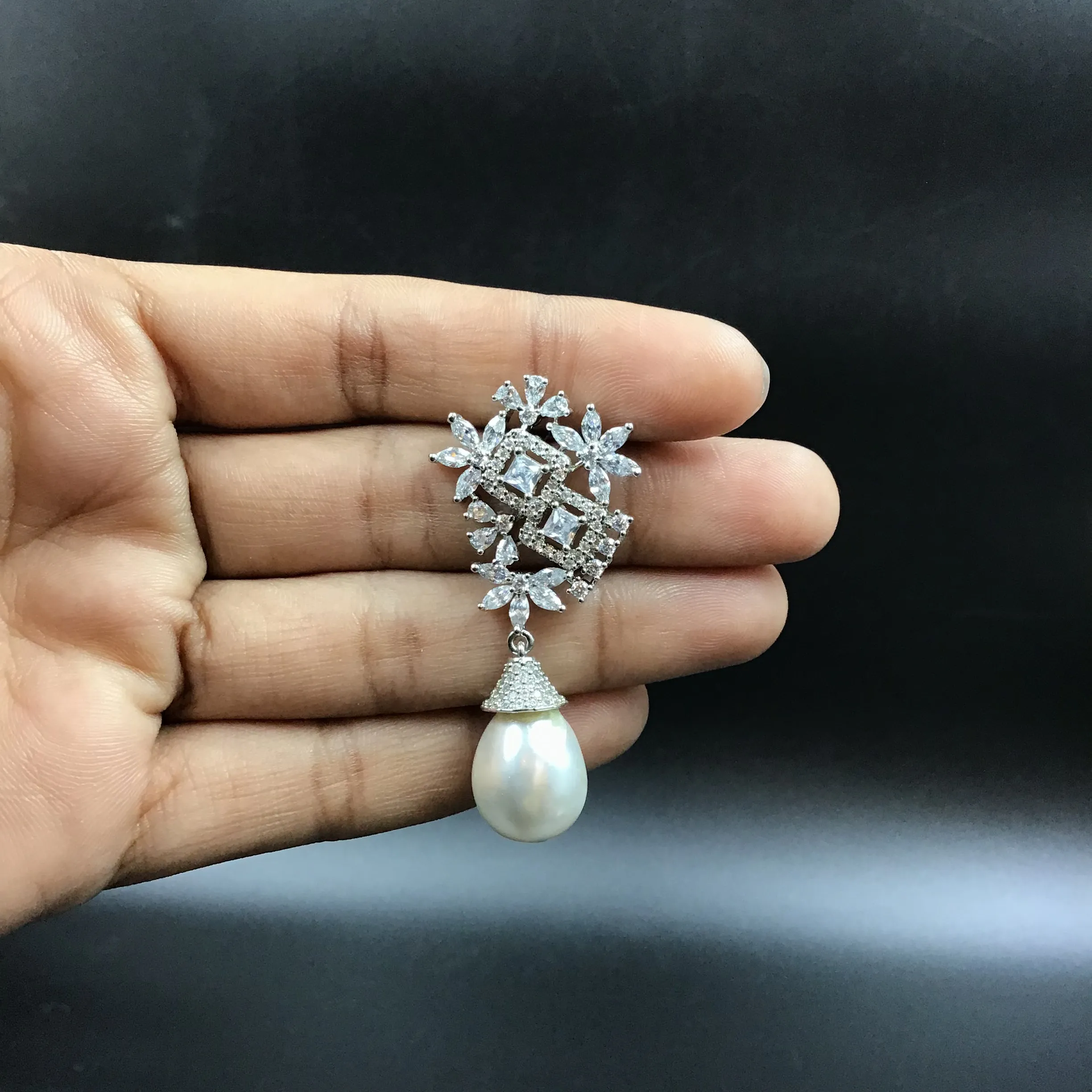 Light Zircon/AD Earring 4180-69