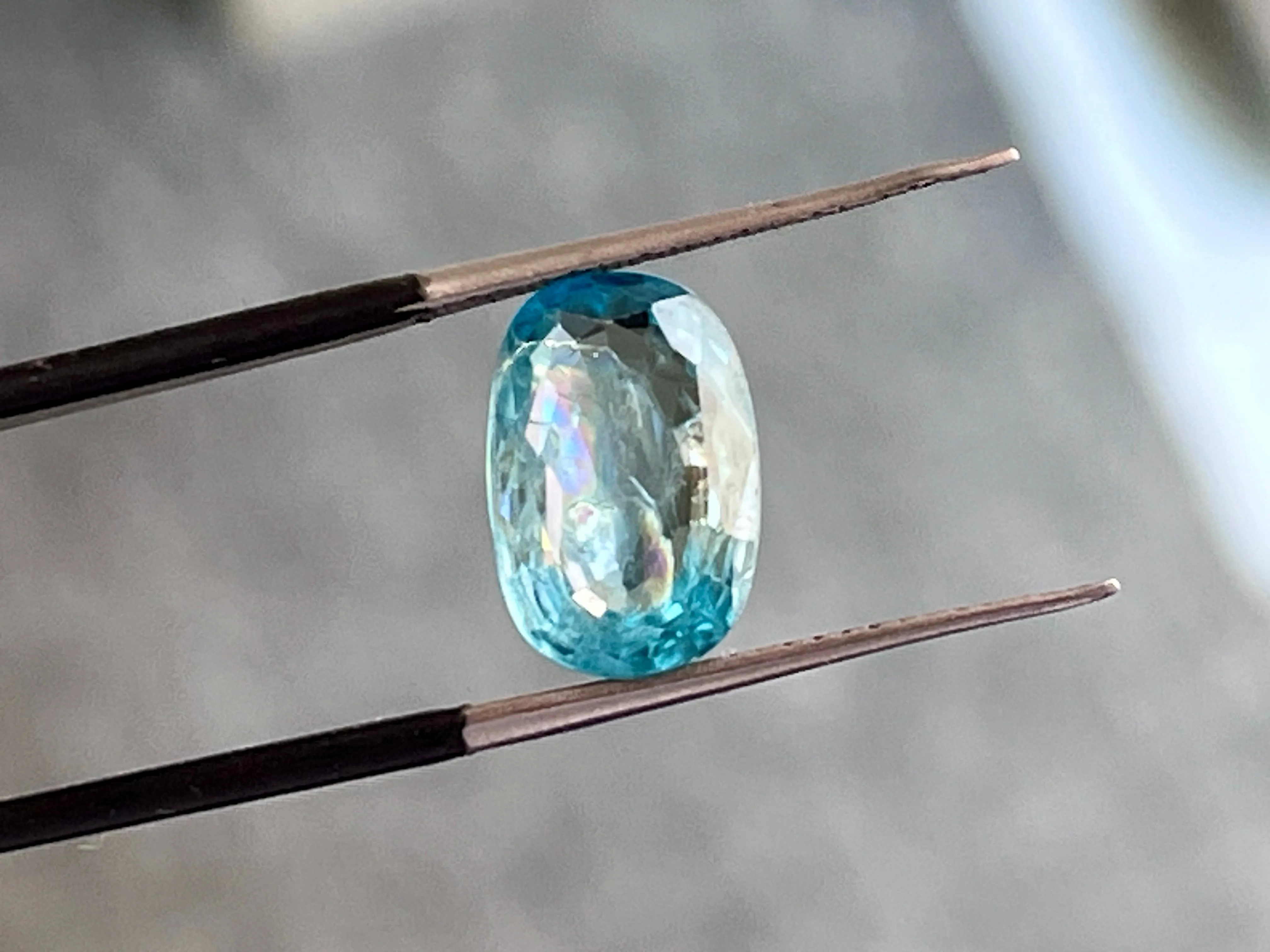 Natural Blue Zircon Gemstone, 5.10 Carat Oval Cut, 8.5x12.5x4mm