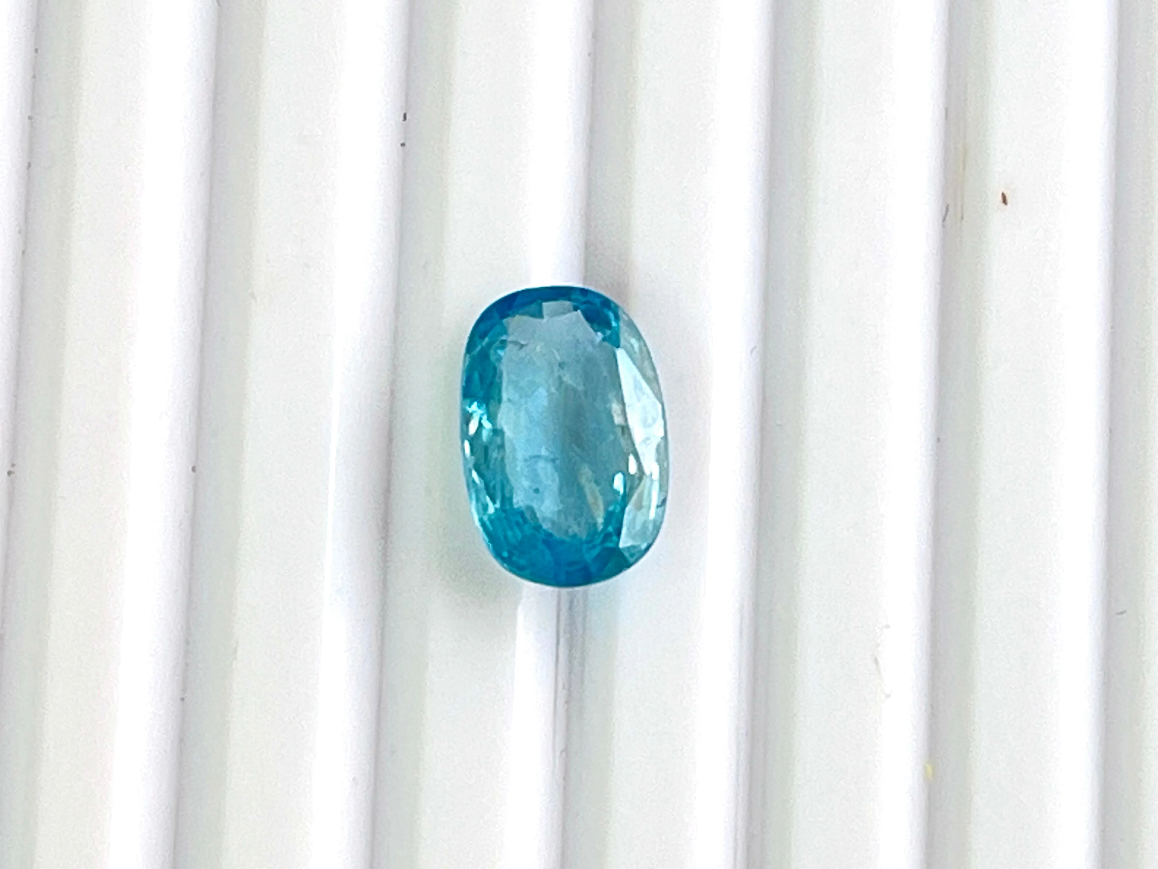 Natural Blue Zircon Gemstone, 5.10 Carat Oval Cut, 8.5x12.5x4mm