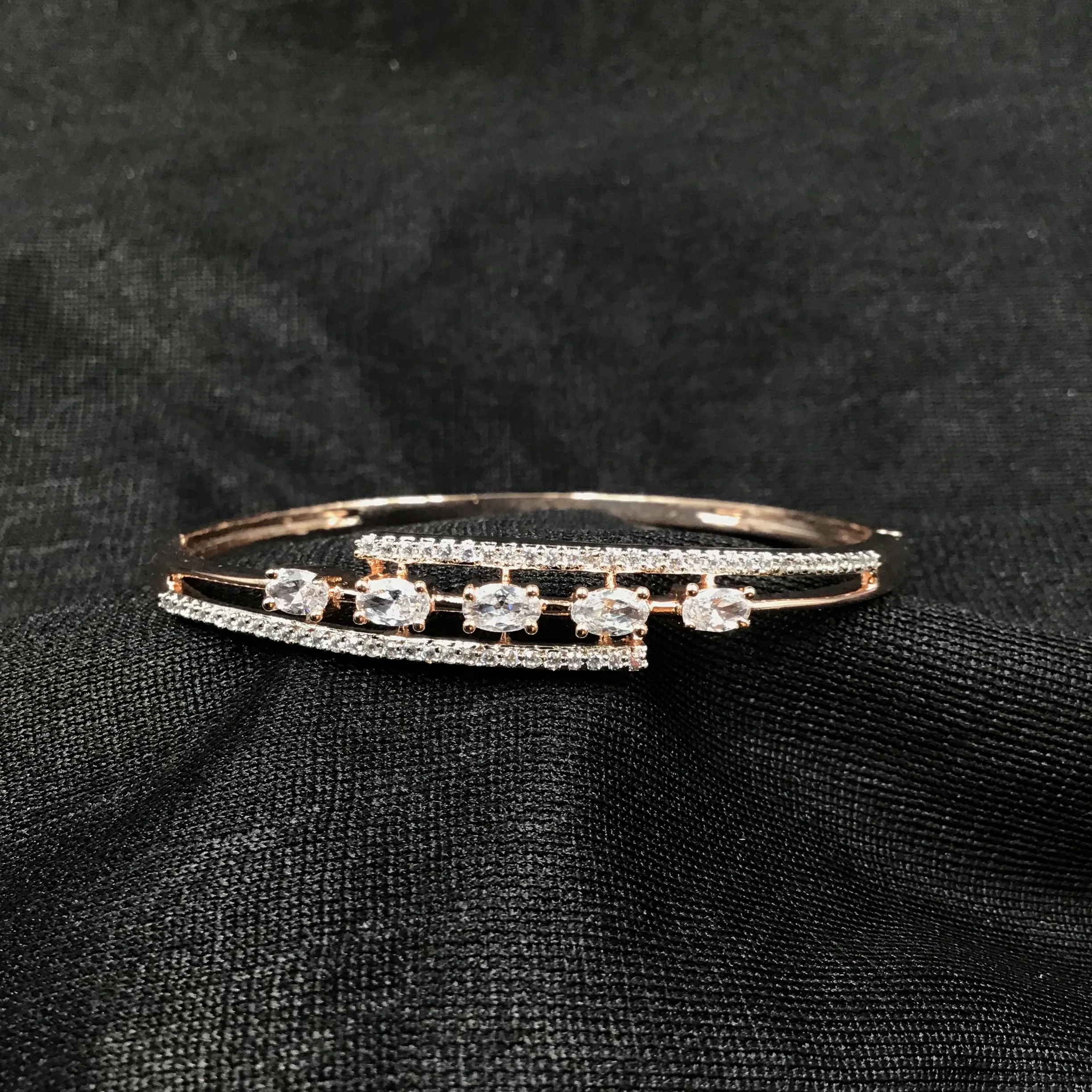 Openable Zircon/AD Bracelet 3222-11