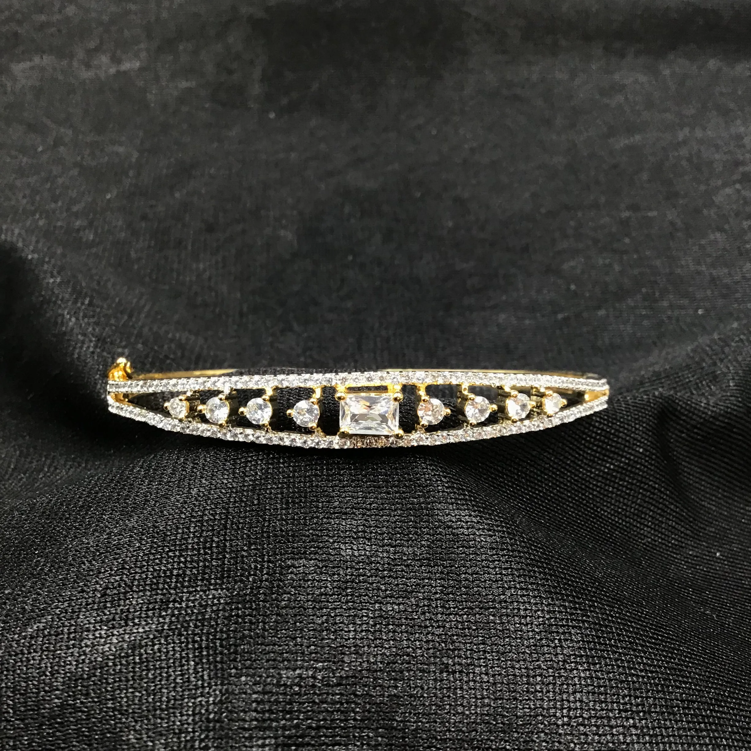 Openable Zircon/AD Bracelet 3223-11
