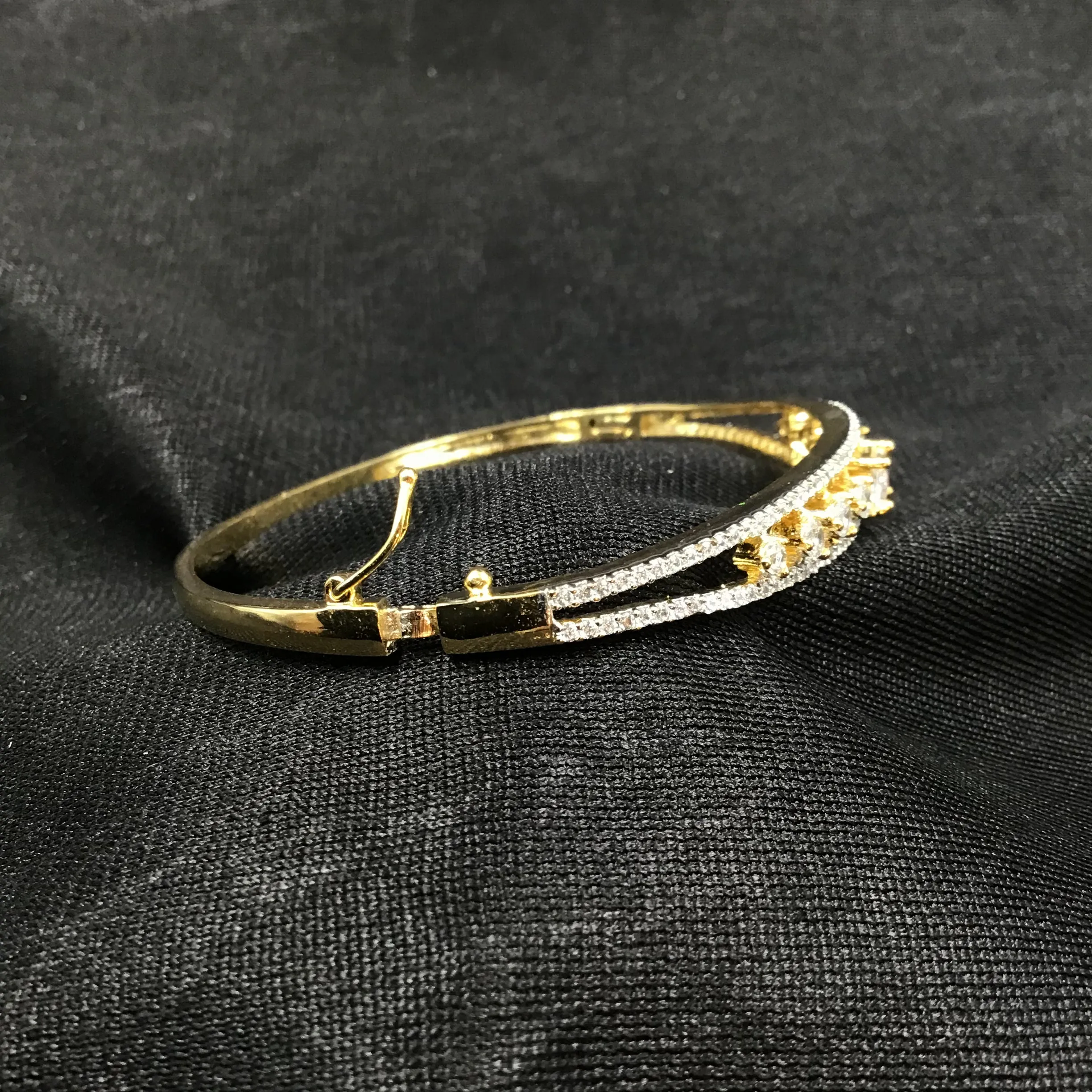 Openable Zircon/AD Bracelet 3223-11