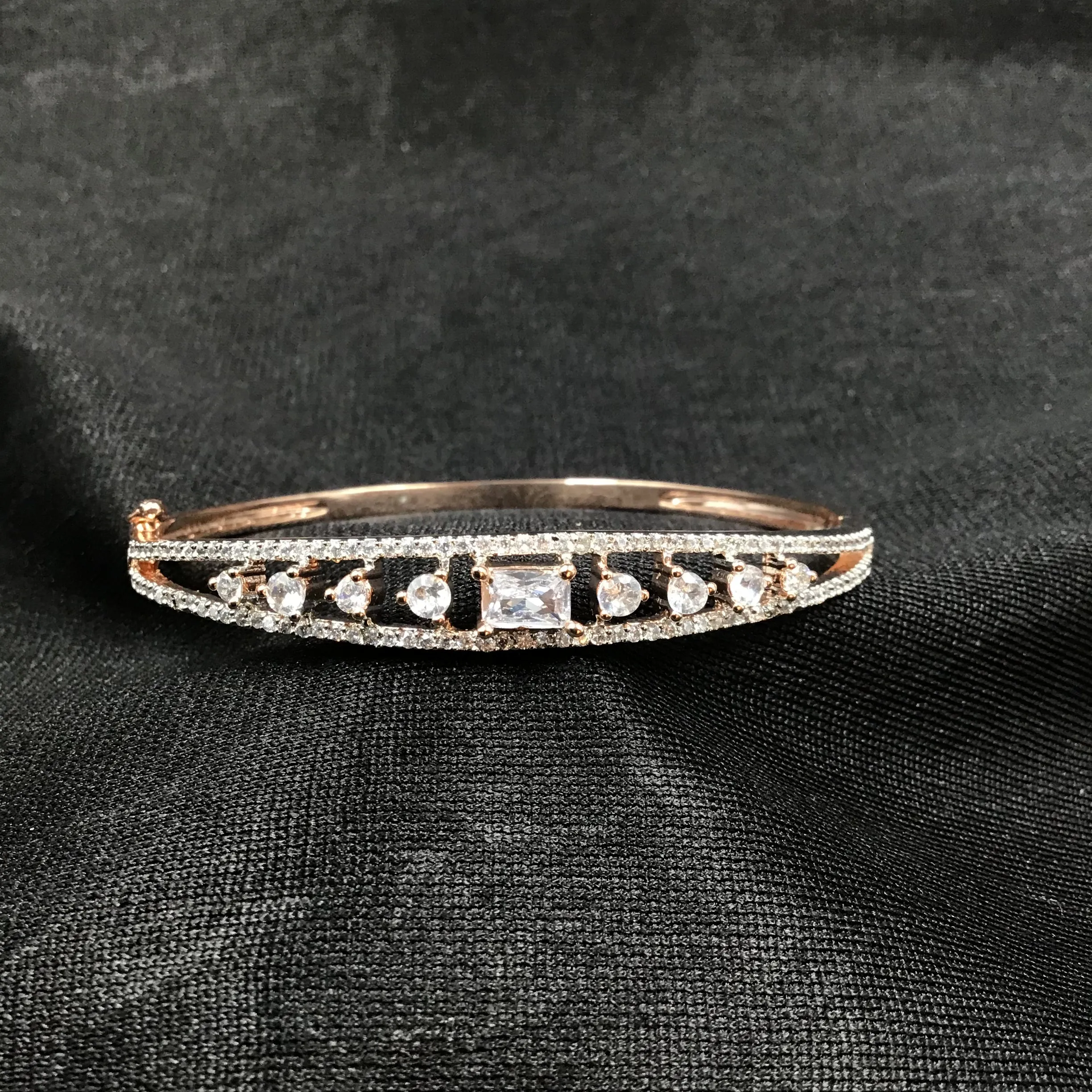 Openable Zircon/AD Bracelet 3223-11