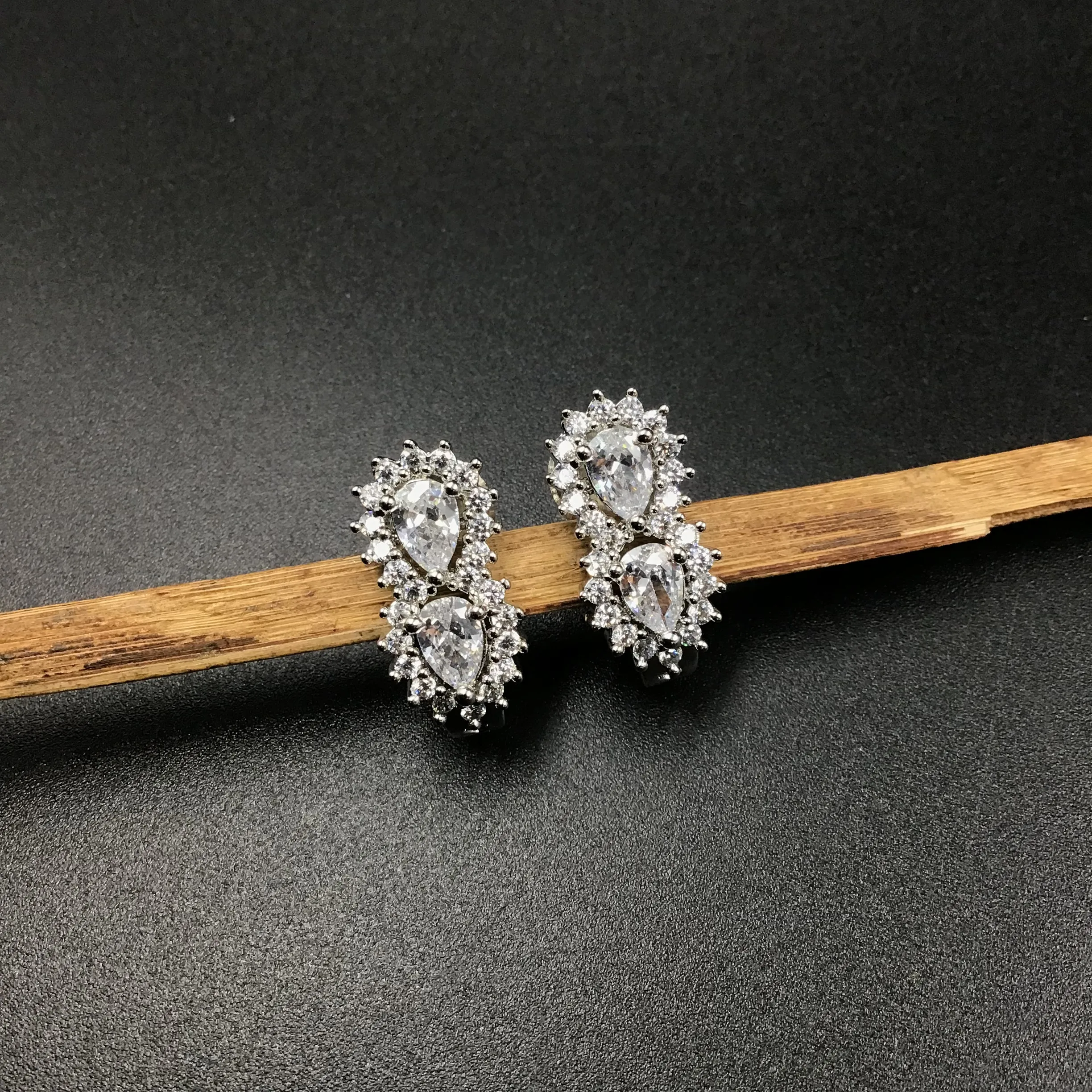 Tops/Studs Zircon/AD 3301-08