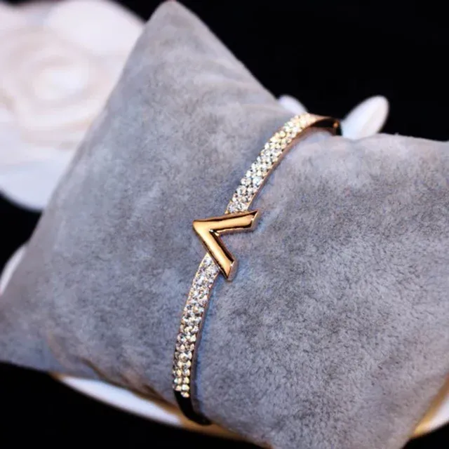V Crystal with Rhinestone