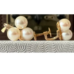 Vintage 14Kt Gold Triple Pearl Screw back Earrings 4.1g